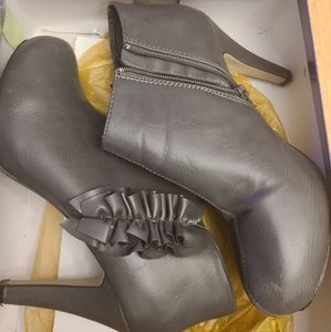 Womens Gray Ankle Boot